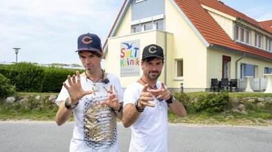 Die Ehrlich Brothers in der SyltKlinik  © MG RTL D / Markus Hertrich