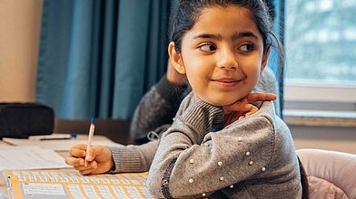 RTL-Moderator Lothar Keller lernt in der Arche mit Berliner Kids! 